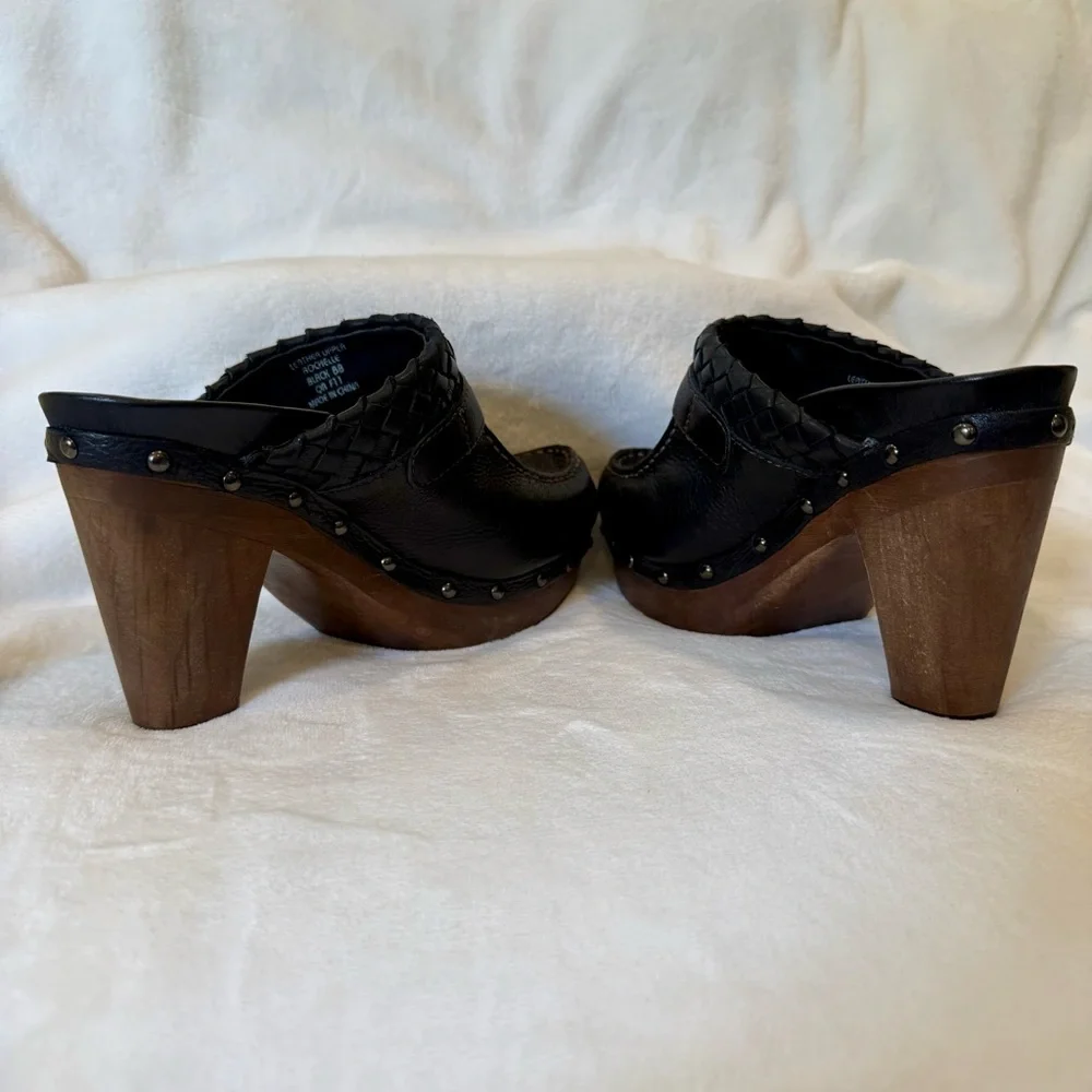 Earthies Black Leather Clogs with Braided Accent - Picture 3 of 12